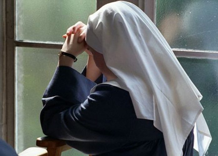 Monja_Jocg0rl italia