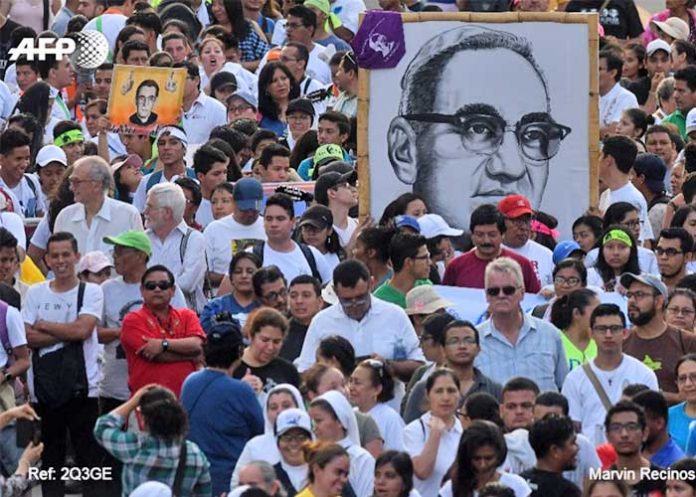 Monsenor-Romero papa francisco