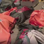 Fosas comunes y avalanchas agravan tragedia por tsunami en Indonesia indonesia