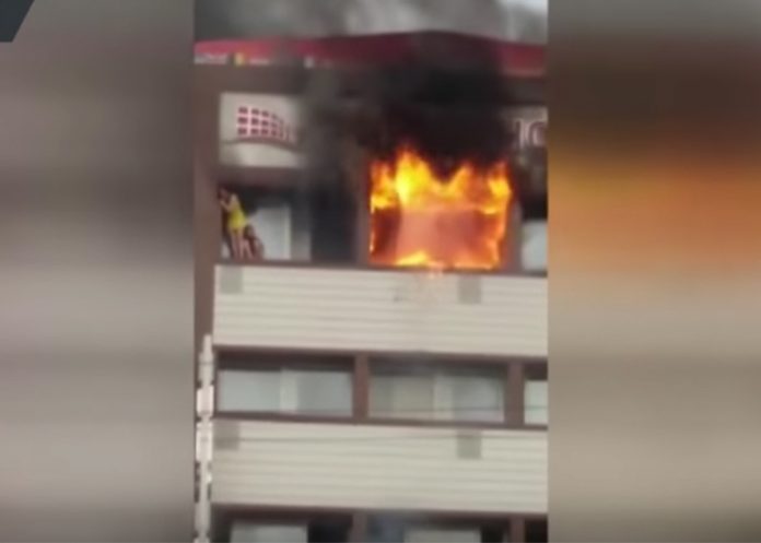 Mujer_VCeBQGN energia electrica