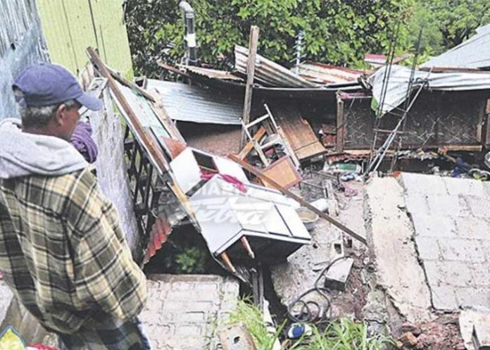 Muro_F80CZsL costa rica