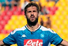 Llorente brilla de nuevo con Napoli, que golea en Serie A