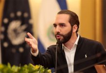 Salvadoreños protestan contra las medidas del gobierno de Nayib Bukele el salvador