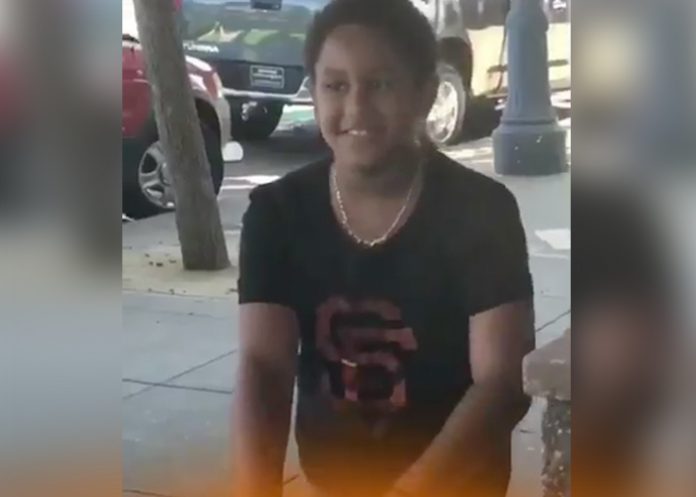 Nina-agua acto de racismo venta de agua