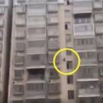 FUERTE VIDEO: Niña se tira del piso 15 al no terminar una tarea china