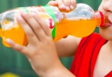 Niño está grave por tomar disolvente creyendo que era fresco costa rica