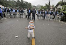 EE.UU. dice sobre la caravana que el cruce será «humanitario» y «ordenado» cruce humanitario