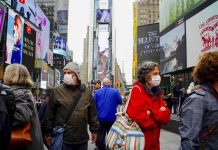Muertes por coronavirus siguen bajando en Nueva York estados unidos