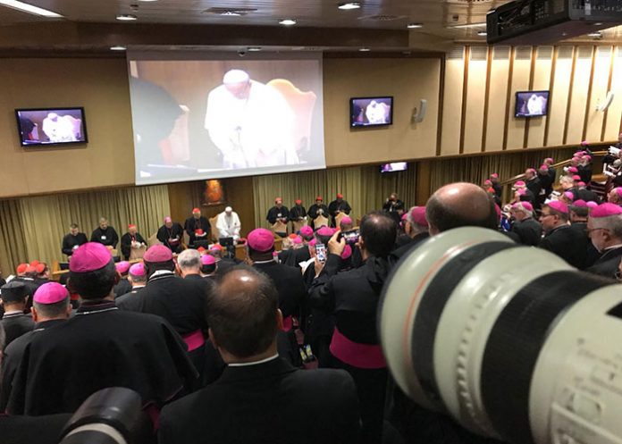 Obispos_IHTNJ6t jovenes