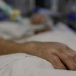 Paciente covid mata a su compañero porque ruido de respirador le molestaba grecia