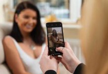 Madre ayuda a su hija a ganar dinero vendiendo sus fotos desnudas mexico