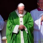 El papa se conmueve al anunciar la participación de obispos chinos en Sínodo papa francisco