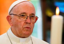 Francisco dice que sembrar «odio y violencia» es «el suicidio de la humanidad» papa francisco