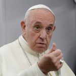 Si uno se convierte en esclavo del teléfono, pierde su libertad papa francisco