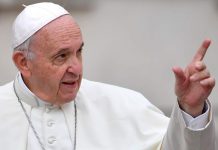 Papa Francisco condena el «insensato y brutal» atentado de Guiza papa francisco
