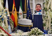 FOTOS: Así fue la masiva despedida de Gabriel Cruz en España el nino mas buscado de espana