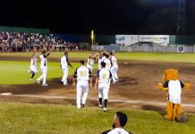 Leones empatan serie final de la LBPN en extra innings