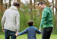 Croacia: Queman réplica de libro infantil sobre familias homoparentales