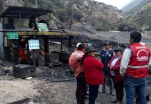 Lluvias causan derrumbe que atrapó a cuatro mineros en Perú peru