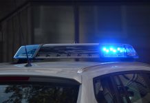 Policía del área de Houston muere tras inundarse su auto policia ahogada