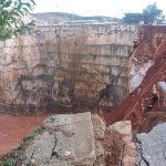 Al menos 4 personas atrapadas al hundirse una carretera en Portugal socavon