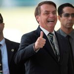 Jair Bolsonaro: Los brasileños «pueden sumergirse en una alcantarilla y no les pasa nada» brasil