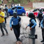 Estudiantes se toman centros educativos en apoyo a maestros en Honduras estudiantes