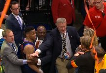 Violenta reacción de Westbrook contra un fanático del Jazz