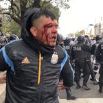Fuerte represión policial en protesta contra el hambre en Argentina argentina