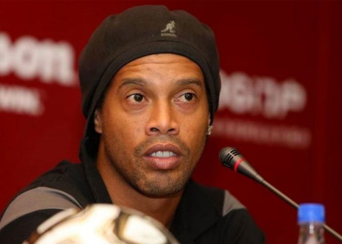 Ronaldinho_O1oQvFs ronaldinho