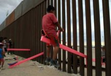Arquitecto instala subibajas en frontera de Estados Unidos y México estados unidos