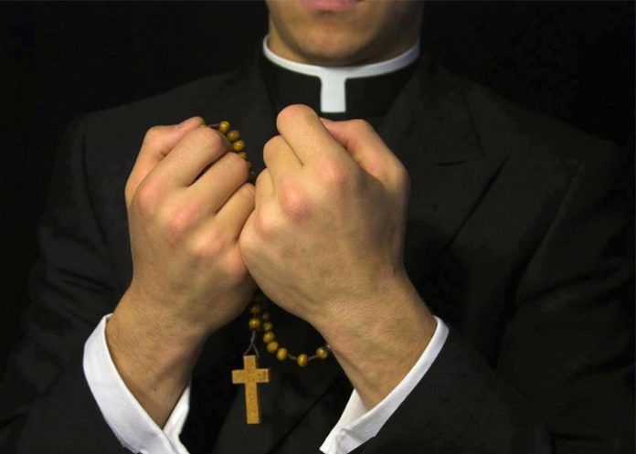 Sacerdote_8XrQxGW republica dominicana