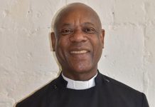 Filman a sacerdote drogándose, viendo pornografía y deseando prostitutas sacerdote catolico