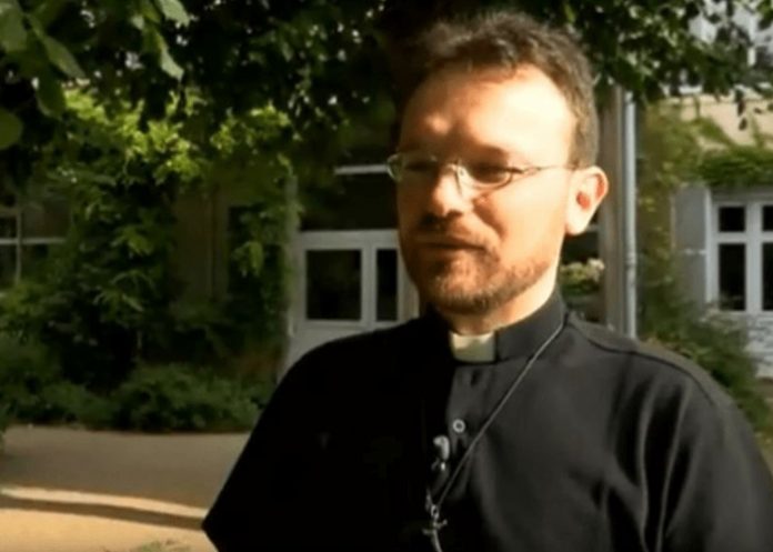 Sacerdote_k5kyPQm pierre-yves fumery