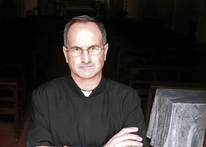 Sacerdote_mUyNtlZ argentina