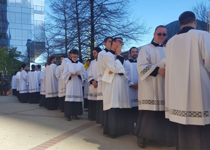 nombres de sacerdotes