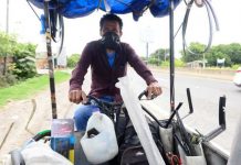 Salvadoreños se las ingenian para llevar el sustento a sus familias salvadorenos