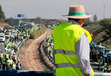 Agricultores en protesta bloquean accesos a Sevilla, España espana