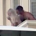 Pareja cae desde un balcón mientras practicaba sexo salvaje sexo salvaje