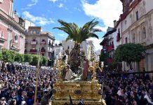 salvadorenos en procesion