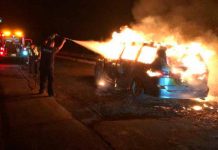 México: Fin de semana violento deja 15 asesinados en Guanajuato carro calcinado
