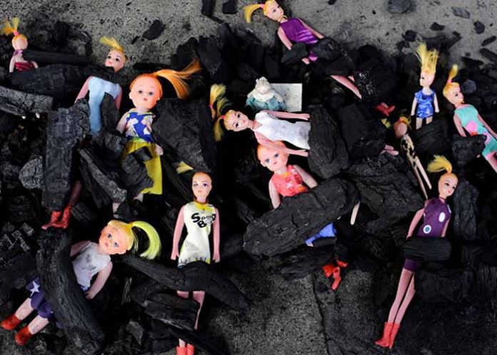 Sin_titulo-1_FvPZg1T munecas quemadas