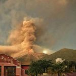 Guatemala: Declaran alerta naranja y suspenden clases por erupción del Volcán de Fuego