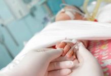 Colombia permitirá eutanasia a niños con enfermedades terminales bebe en camilla de hospital