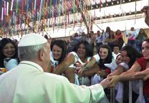 Diputados chilenos piden rebajar penas a madres reclusas