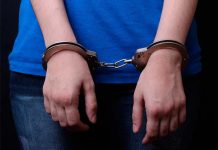 El Salvador: Condenan a 60 años de cárcel a mujer por matar a cuchillazos a su hija mujer detenida