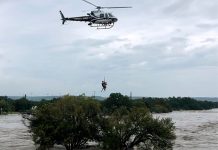 Al menos 4 desaparecidos tras inundaciones en oeste de Texas lluvias