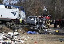 Un muerto tras choque de tren con legisladores republicanos a bordo en EE.UU.