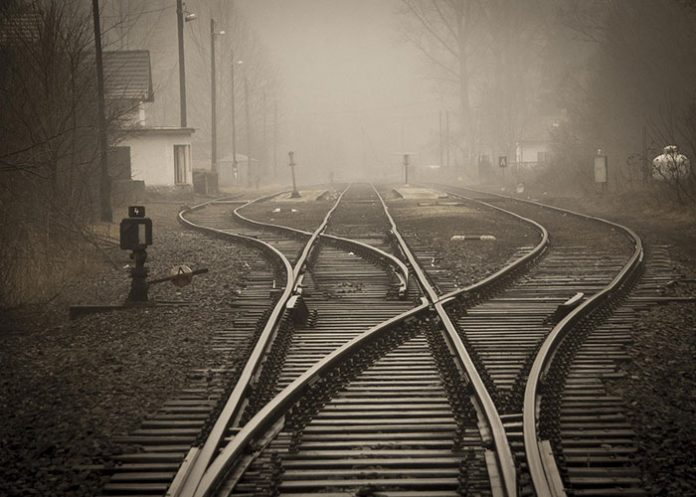 Tren_amYJWF0 estacion ferroviaria en china