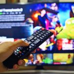 La televisión conserva audiencia de noticias, pero la prensa impresa se desvanece en EE.UU. stephen hawking